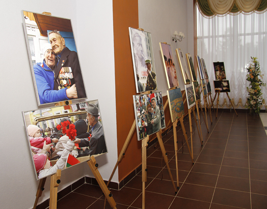Выставка Олега Фойницкого в Быхове