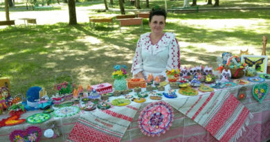 На выставке-продаже декоративно-прикладного искусства в Климовичах презентовали сувениры из Могилевского района На выставке-продаже декоративно-прикладного искусства в Климовичах презентовали сувениры из Могилевского района
