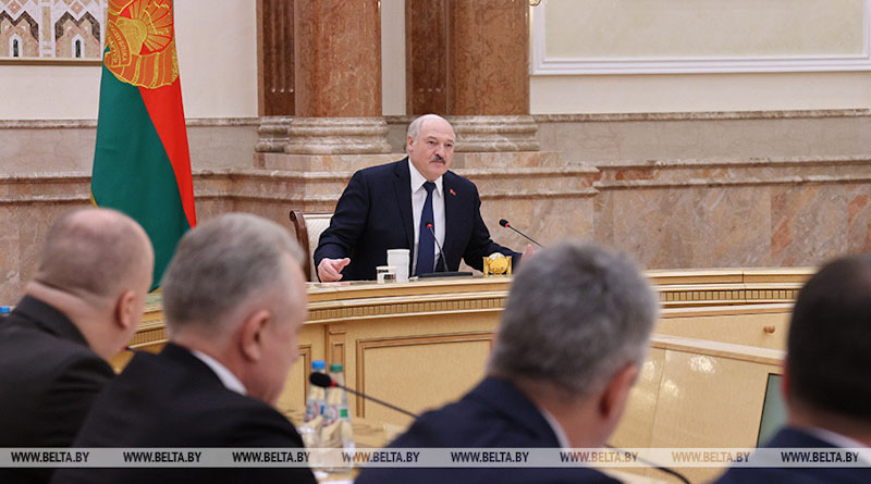 Александр Лукашенко подтвердил планы провести референдум по поправкам в Конституцию в феврале