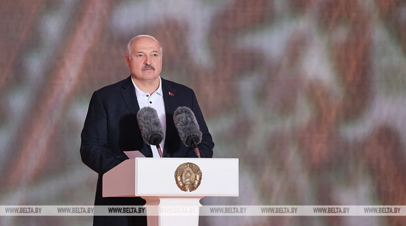 Аляксандр Лукашэнка: мы ганарымся сваёй зямлёй, не адмовімся ад яе ні пры якіх абставінах. Выступление Президента Беларуси на празднике “Купалье. Александрия собирает друзей”
