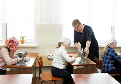 В Романовичской школе Могилевского района реализуют проект по изготовлению интерьерной куклы
