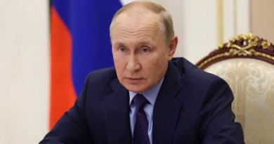 Владимир Путин подписал законы о вхождении новых территорий в состав России Владимир Путин подписал законы о вхождении новых территорий в состав России