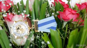 Президент Беларуси 25 мая подписал указ о награждении 72 белорусок орденом Матери
