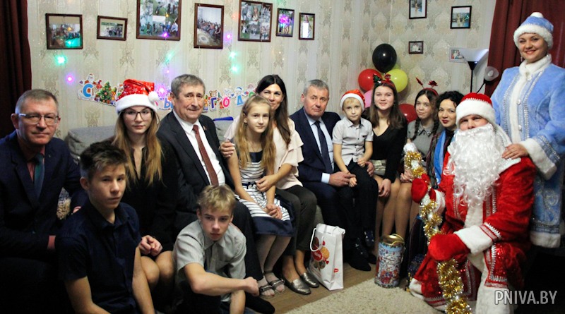 Акция “Наши дети”: поздравления с Новым годом принимали воспитанники дома семейного типа в Могилевском районе