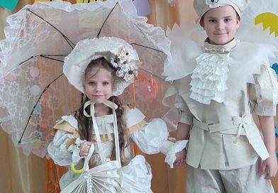 В Дашковке детей нарядили в костюмы из бросового материала