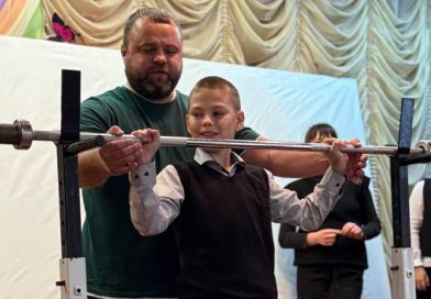 “Лучший детский тренер-2023” Михаил Барков встретился со школьниками в Межисетках