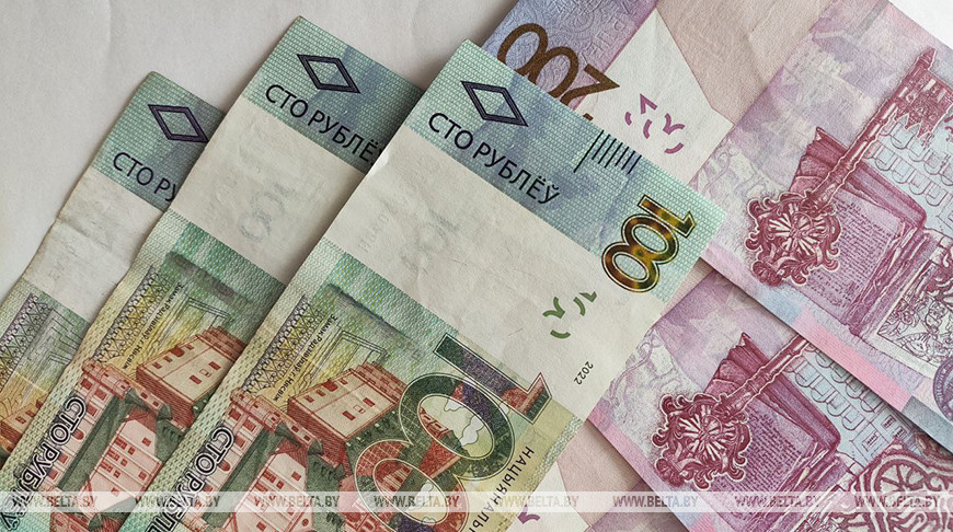 Белстат: средняя зарплата в Беларуси в феврале составила 2743 рубля 
