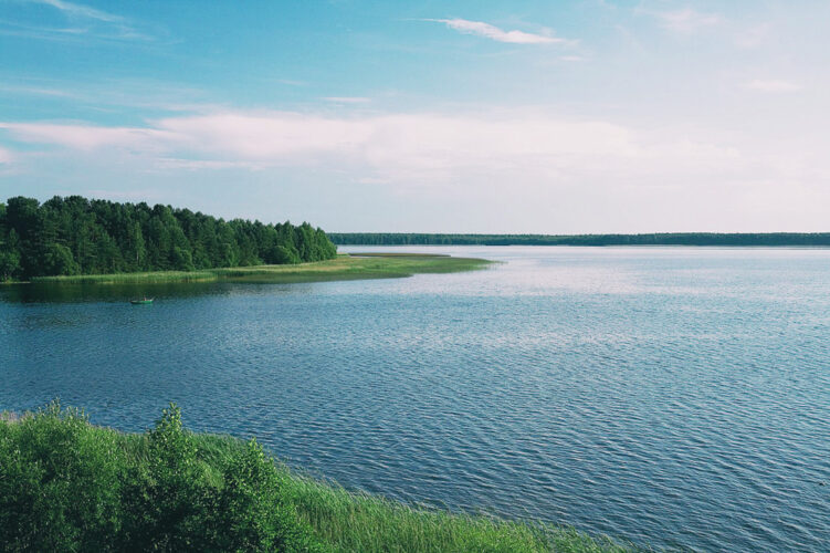 «Беларусь синеокая»: сохраним чистоту наших рек и озер вместе!