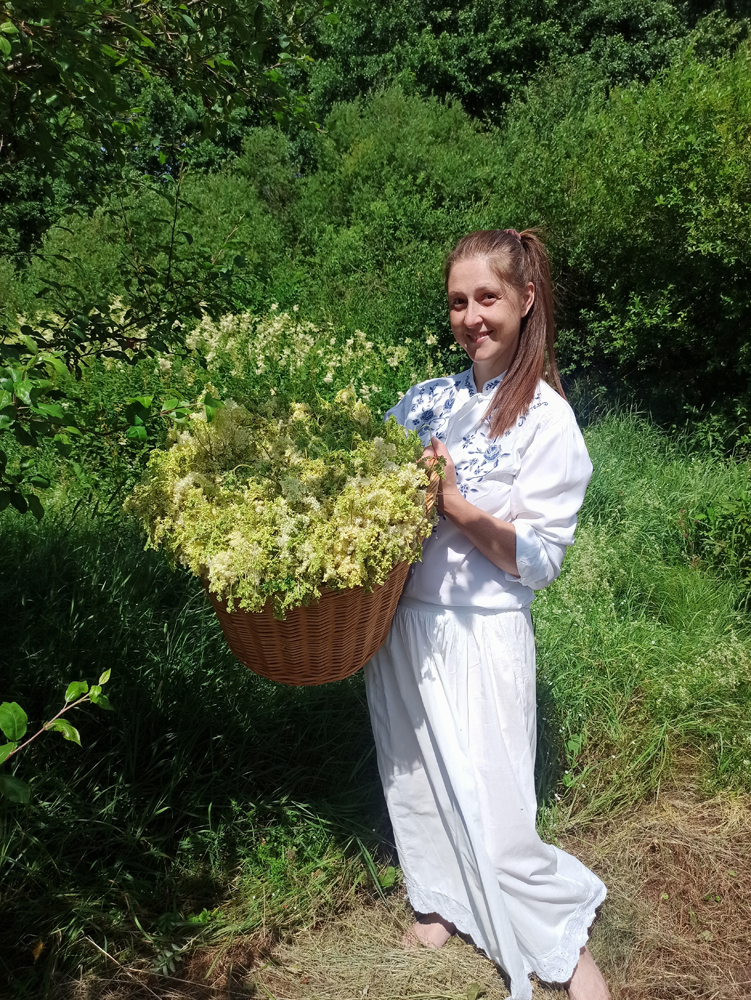 От кедровой живицы до пельменей с… крапивой. Чем еще может удивить травница из Нового Пашково Анна АФАНАСЬЕВА