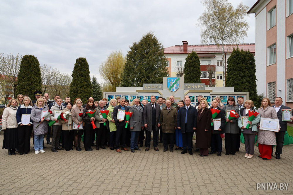 Имена, вписанные в историю: в Могилевском районе обновили Доску почета