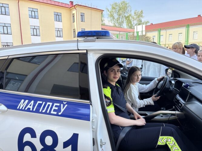 Единый день безопасности дорожного движения под девизом «На дороге дети — мы за них в ответе!» проходит в Могилевском районе