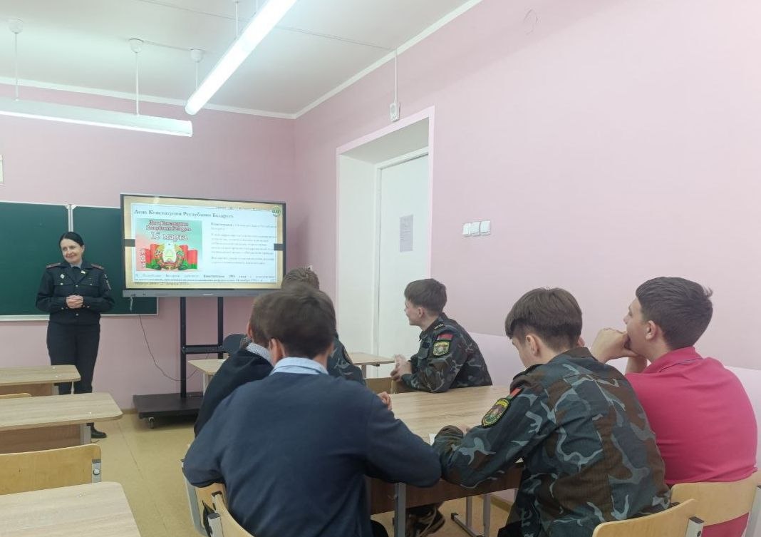 В Буйничской средней школе прошло учебное занятие с воспитанниками военно-патриотического клуба «Алмаз»