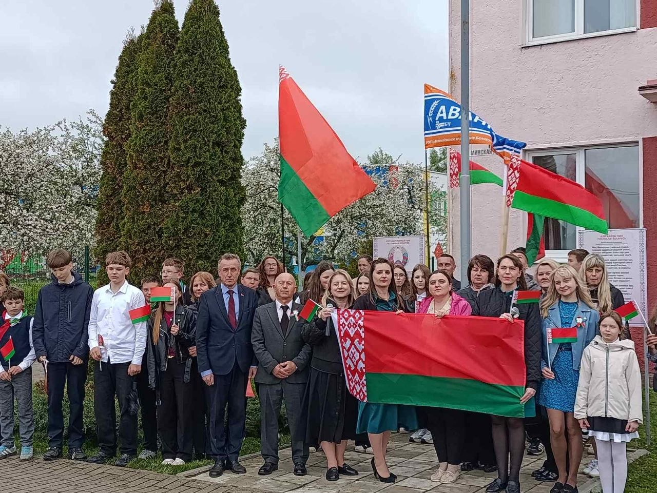 Праздничные мероприятия, посвященные Дню Государственного флага, Государственного герба и Государственного гимна Республики Беларусь, прошли в Могилевском районе