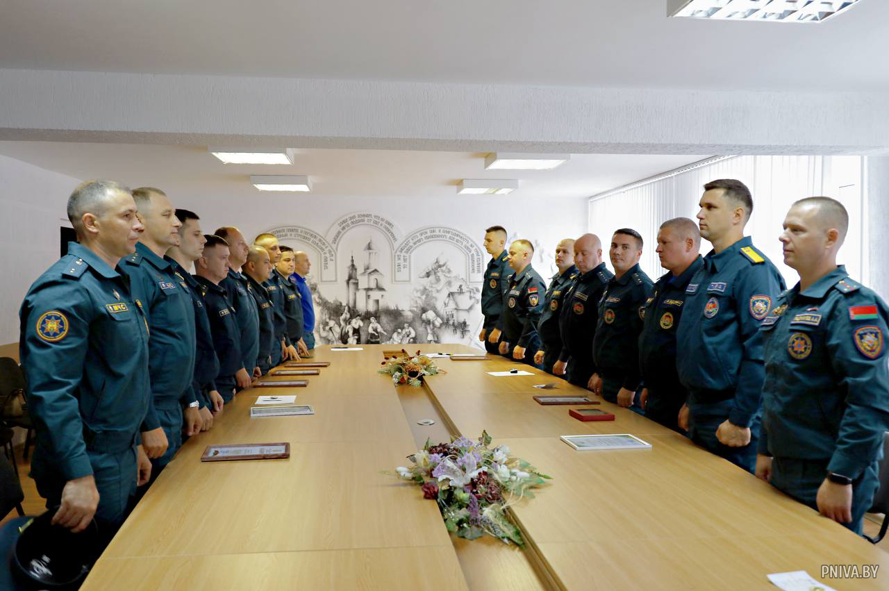 На страже безопасности: в Могилевском РОЧС состоялось торжественное мероприятие ко Дню пожарной службы